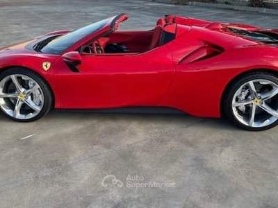 Ferrari SF90 Ufficiale Italiana Rosso usata Segrate
