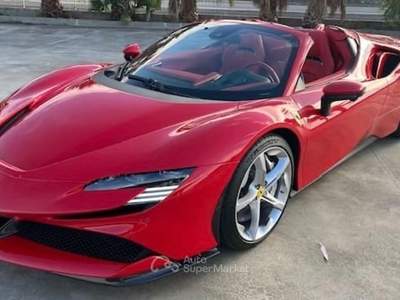 Ferrari SF90 Ufficiale Italiana Rosso usata Segrate