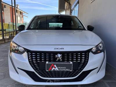 Peugeot 208 208 1.2 puretech Allure s&amp;s 75cv Bianco usata Bagnolo Piemonte