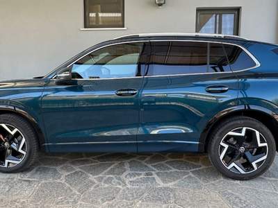 Volkswagen Tiguan 2.0 tdi R-Line Plus 150cv dsg Verde usata Bagnolo Piemonte
