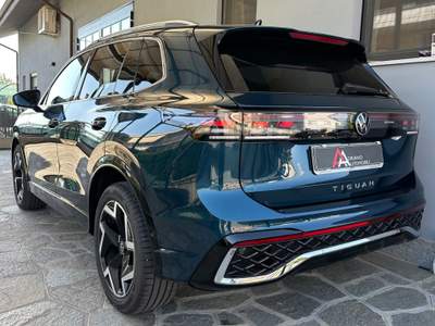 Volkswagen Tiguan 2.0 tdi R-Line Plus 150cv dsg Verde usata Bagnolo Piemonte