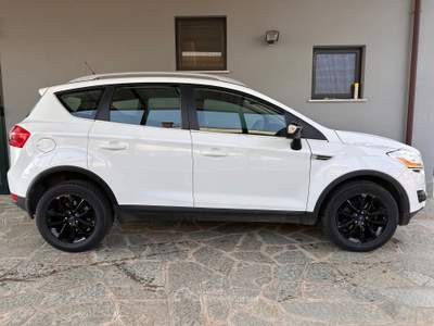 Ford Kuga 2.0 tdci Titanium 4wd 163cv Bianco usata Bagnolo Piemonte