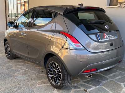 Lancia Ypsilon 1.0 firefly hybrid Platino s&amp;s 70cv Grigio usata Bagnolo Piemonte