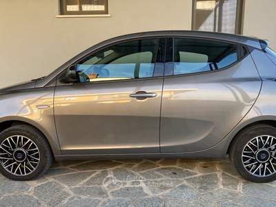 Lancia Ypsilon 1.0 firefly hybrid Platino s&amp;s 70cv Grigio usata Bagnolo Piemonte