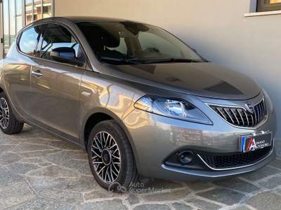 Lancia Ypsilon 1.0 firefly hybrid Platino s&amp;s 70cv Grigio usata Bagnolo Piemonte