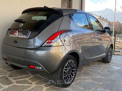 Lancia Ypsilon 1.0 firefly hybrid Platino s&amp;s 70cv Grigio usata Bagnolo Piemonte