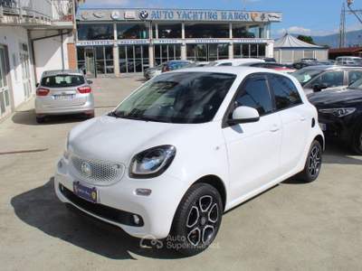 Smart ForFour 70 1.0 twinamic Passion Bianco usata Padula