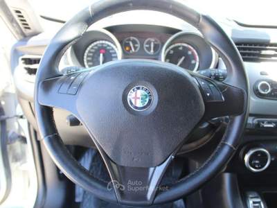 Alfa Romeo Giulietta 2.0 JTDm-2 170 CV Distinctive Bianco usata Padula