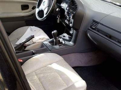BMW Serie 3 318i 318i 4 porte Europa Oro usata Roma