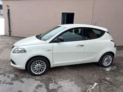 Lancia Ypsilon 1.3 MJT 16V 95 CV 5 porte S&S Gold Bianco usata Roma