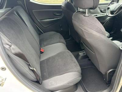 Lancia Ypsilon 1.3 MJT 16V 95 CV 5 porte S&S Gold Bianco usata Roma