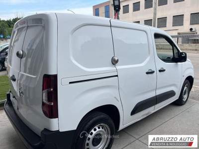 Opel Combo Cargo 1.5 D Passo Corto essential Bianco usata Città Sant'Angelo