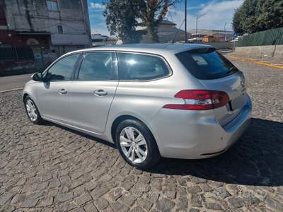 Peugeot 308 S&S SW Business usata Torre Annunziata