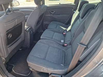 Renault Scénic Scenic XMod 1.5 dCi 110 7 POSTI usata Torre Annunziata