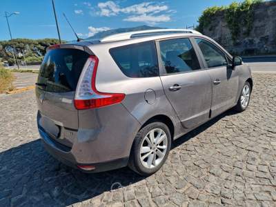 Renault Scénic Scenic XMod 1.5 dCi 110 7 POSTI usata Torre Annunziata