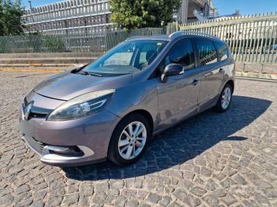 Renault Scénic Scenic XMod 1.5 dCi 110 7 POSTI usata Torre Annunziata