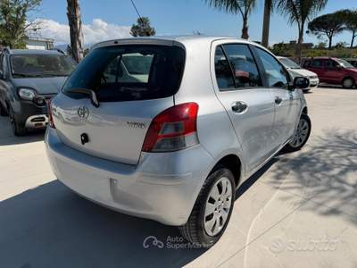 Toyota Yaris ANNO 2010 1.0 BENZINA 69 CV usata Striano