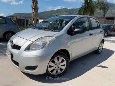 Toyota Yaris ANNO 2010 1.0 BENZINA 69 CV usata Striano