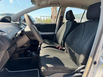 Toyota Yaris ANNO 2010 1.0 BENZINA 69 CV usata Striano