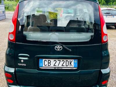Toyota Yaris Verso 1.3i 16V cat Sol usata PRATO