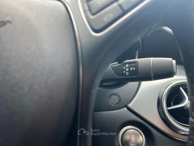 Mercedes-Benz GLA 180 Premium auto KM 30.300 Nero usata Nola