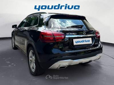 Mercedes-Benz GLA 180 Premium auto KM 30.300 Nero usata Nola