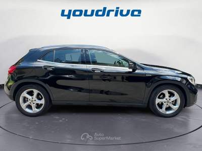 Mercedes-Benz GLA 180 Premium auto KM 30.300 Nero usata Nola