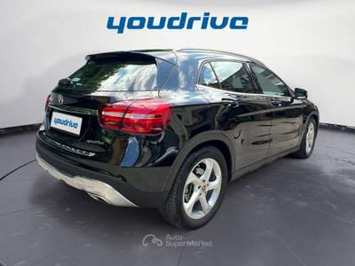 Mercedes-Benz GLA 180 Premium auto KM 30.300 Nero usata Nola