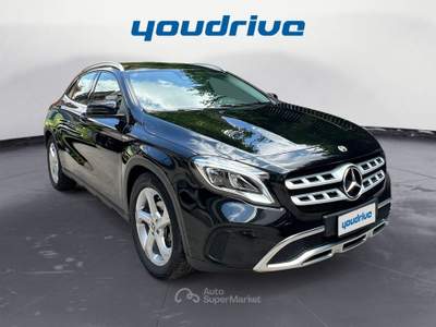 Mercedes-Benz GLA 180 Premium auto KM 30.300 Nero usata Nola