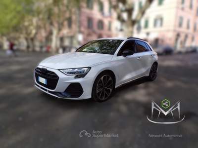 Audi A3 del 2024 con 27.000 KM Bianco usata Livorno