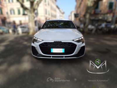 Audi A3 del 2024 con 27.000 KM Bianco usata Livorno
