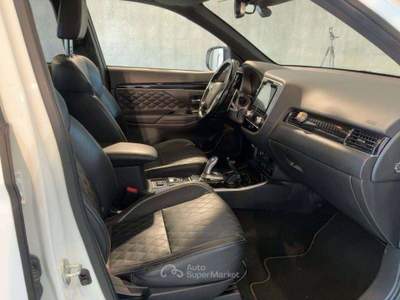 Mitsubishi Outlander Outlander III 2018 phev 2.4 Diamond 4wd my20 PLUG IN IBRIDO BENZINA PERFETTA Bianco usata Sesto San Giovanni
