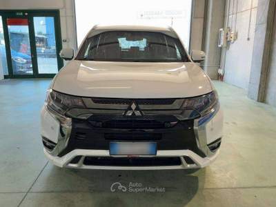 Mitsubishi Outlander Outlander III 2018 phev 2.4 Diamond 4wd my20 PLUG IN IBRIDO BENZINA PERFETTA Bianco usata Sesto San Giovanni