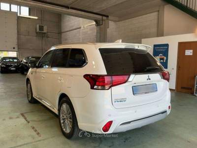 Mitsubishi Outlander Outlander III 2018 phev 2.4 Diamond 4wd my20 PLUG IN IBRIDO BENZINA PERFETTA Bianco usata Sesto San Giovanni