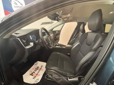 Volvo XC60 2.0 197CV AWD**COME NUOVA** Blu/Azzurro usata Gravina in Puglia
