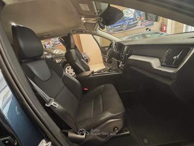 Volvo XC60 2.0 197CV AWD**COME NUOVA** Blu/Azzurro usata Gravina in Puglia