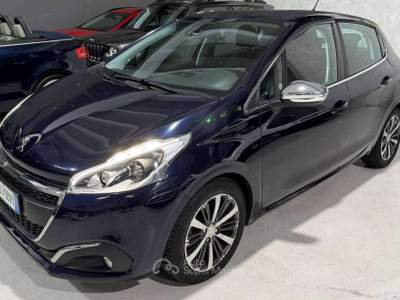 Peugeot 208 Neopatentati GT-Line Diesel Euro 6 usata Sedriano