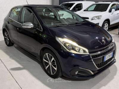 Peugeot 208 Neopatentati GT-Line Diesel Euro 6 usata Sedriano