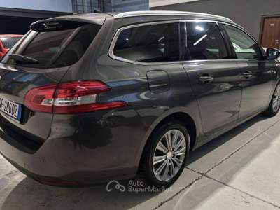 Peugeot 308 IVA ESPOSTA Allure Neopatentati usata Sedriano