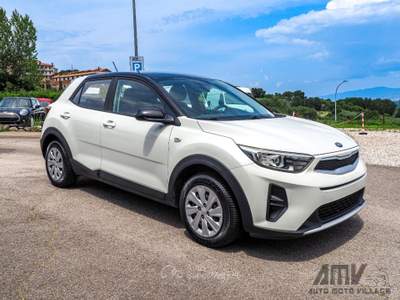 Kia Stonic 1.4 mpi eco Urban Gpl 100Cv Bianco usata Soriano nel Cimino