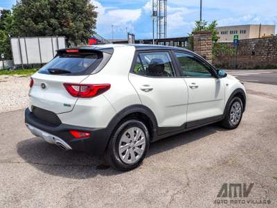 Kia Stonic 1.4 mpi eco Urban Gpl 100Cv Bianco usata Soriano nel Cimino