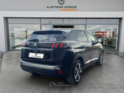 Peugeot 3008 1.5 bluehdi Allure Pack 130cv AUTOM CON CARPLAY Nero usata Latina