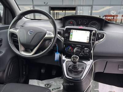 Lancia Ypsilon 1.0 firefly hybrid Gold s&s 70cv CON CARPLAY Grigio usata Latina