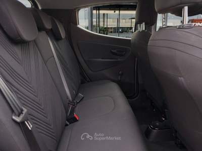 Lancia Ypsilon 1.0 firefly hybrid Gold s&s 70cv CON CARPLAY Grigio usata Latina