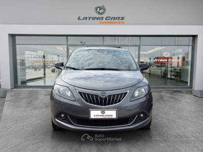 Lancia Ypsilon 1.0 firefly hybrid Gold s&s 70cv CON CARPLAY Grigio usata Latina