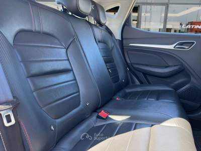 MG ZS 1.5 Luxury CON TELECAMERA E CARPLAY Nero usata Latina