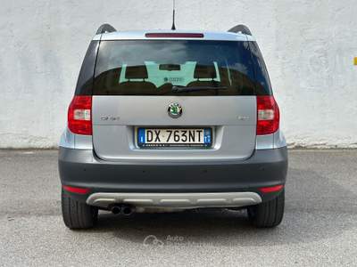 Skoda Yeti 4x4 Benzina, Unico Proprietario, Motore 65.000km Argento usata Brescia