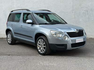 Skoda Yeti 4x4 Benzina, Unico Proprietario, Motore 65.000km Argento usata Brescia