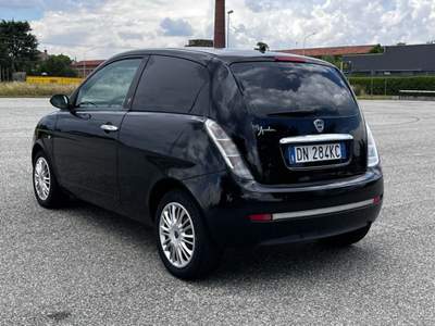 Lancia Ypsilon neopatentati solo 105000 km Nero usata Trecate