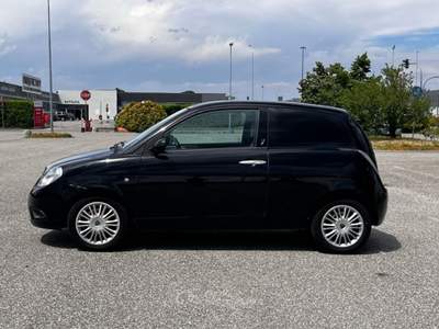 Lancia Ypsilon neopatentati solo 105000 km Nero usata Trecate